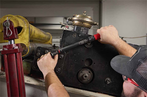 Milwaukee 3/8 İnç Cırcırlı Tork Anahtarı 10-50 nm 4932500850