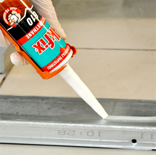 Akfix 610 Poliüretan Montaj Yapıştırıcı (Sıvı Çivi) Şeffaf