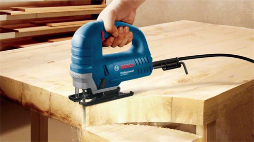 Bosch Profesyonel GST-8000E 710W Dekupaj Testere