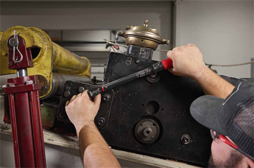 Milwaukee 3/8 İnç Cırcırlı Tork Anahtarı 20-100 nm 4932500824