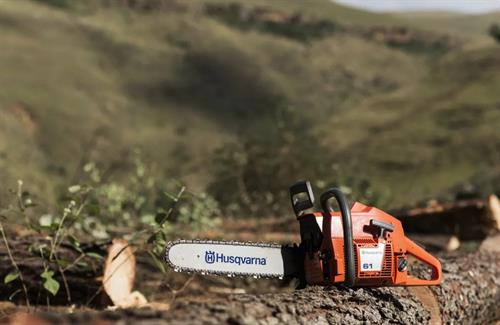 Husqvarna 61 Motorlu Ağaç Kesme Makinesi