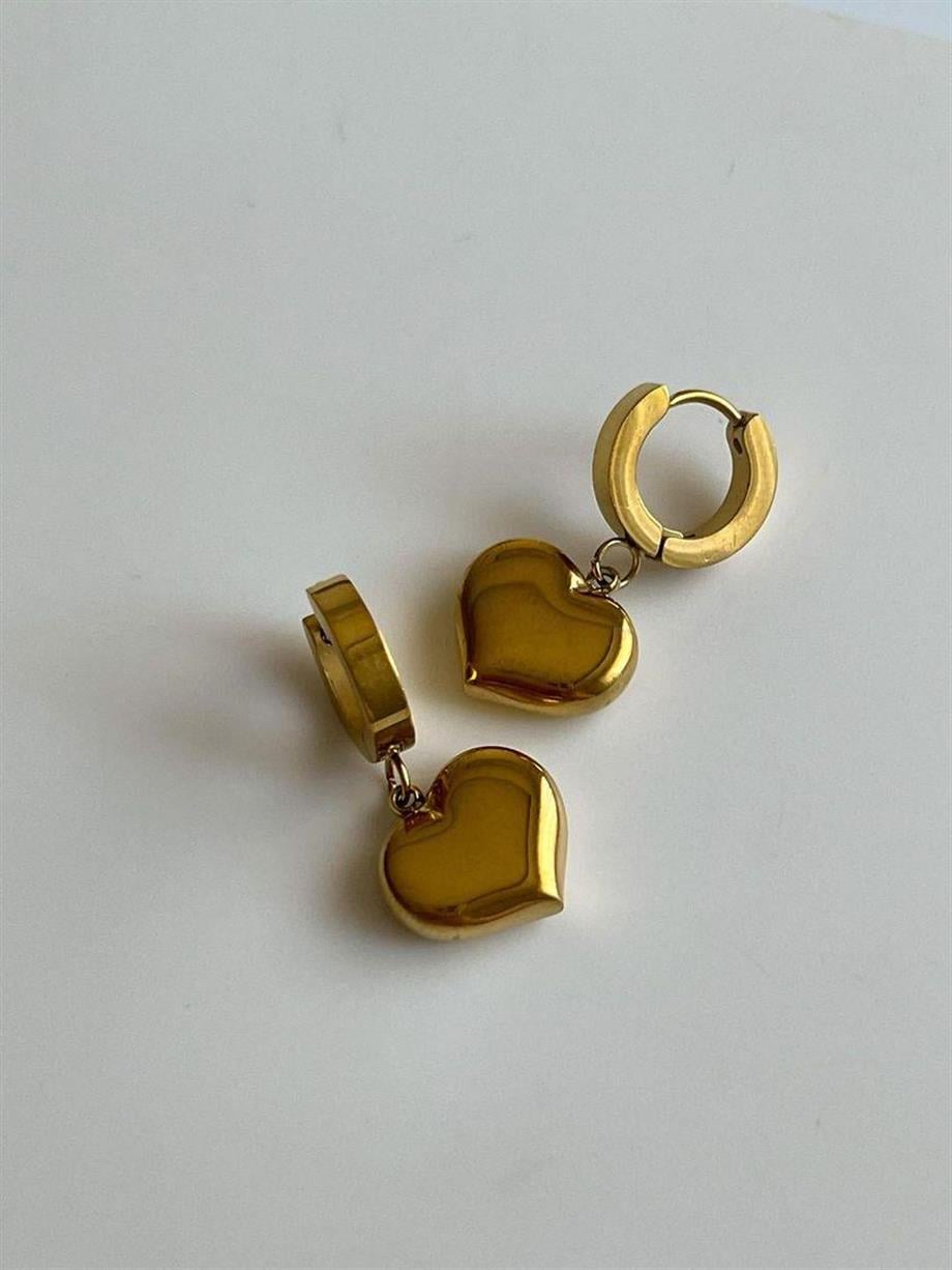 Çelik Bombeli Kalp Küpe (2.5 Cm)