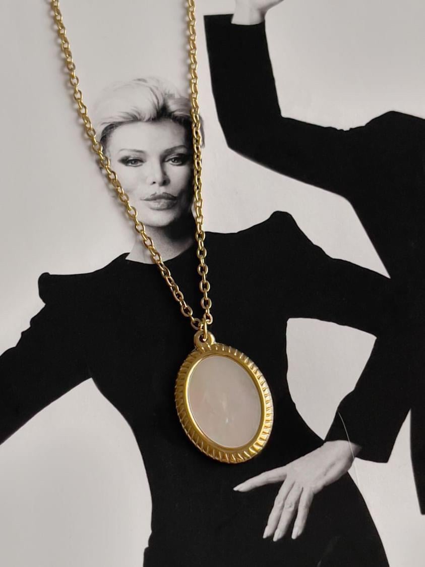 Çelik Gold Beyaz Sedefli Oval Kolye (46 Cm)