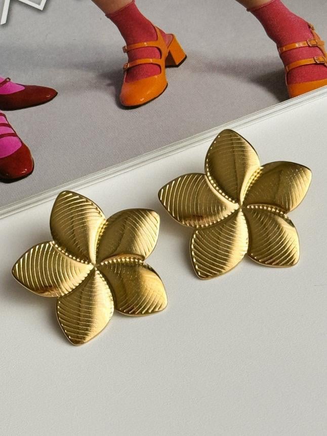 Çelik Gold Çiçek Küpe (3 Cm)