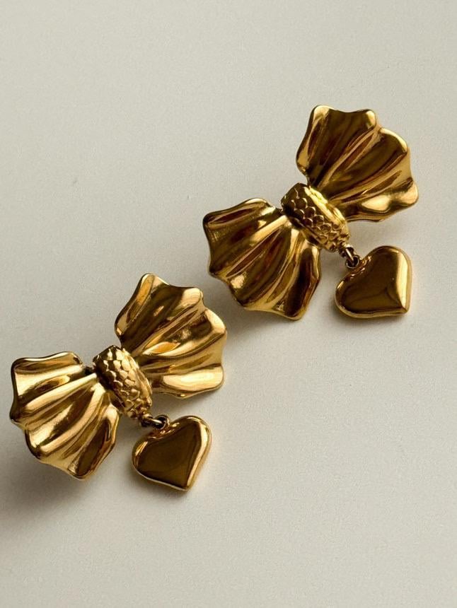 Çelik Gold Fiyonk Kalpli Küpe (3 Cm)