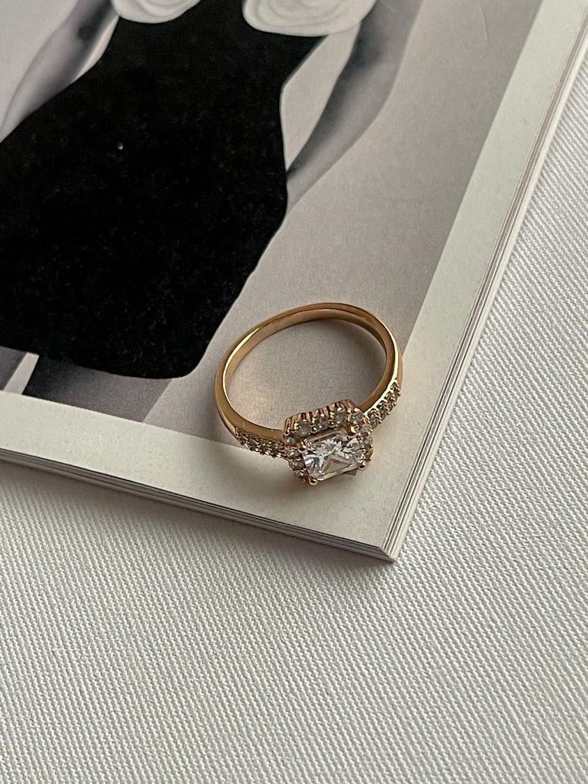 Çelik Gold Kare Baget Taşlı Numaralı Yüzük (18 Numara)