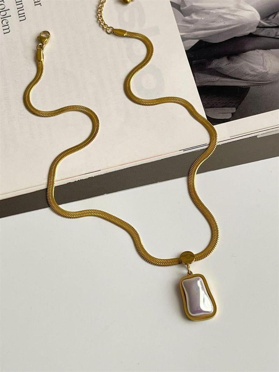 Çelik Gold Renk Beyaz Sedefli Kolye (47 Cm)