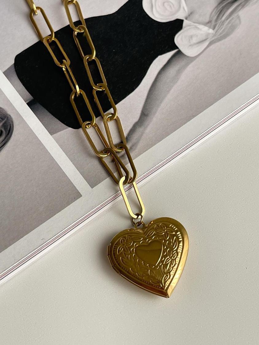 Çelik Gold Renk İçi Açılan Yazı Yazılan Kalp Uzun Kolye (62 Cm)
