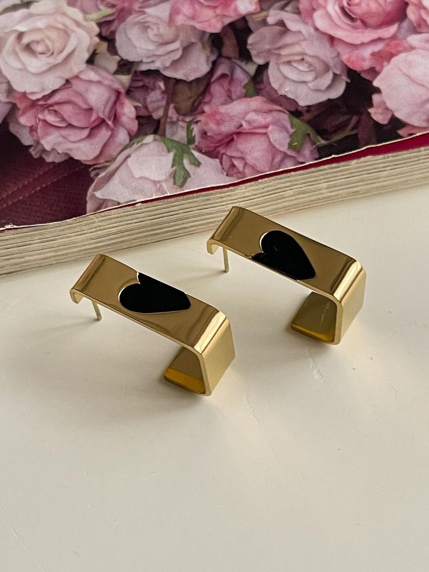 Çelik Gold Siyah Kalpli Kare Küpe (2.60 Cm)