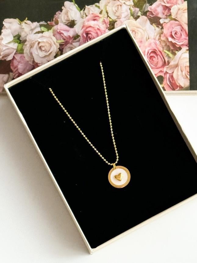 Çelik Gold Topçuklu Beyaz Sedefli Kalpli Kolye (51 Cm)