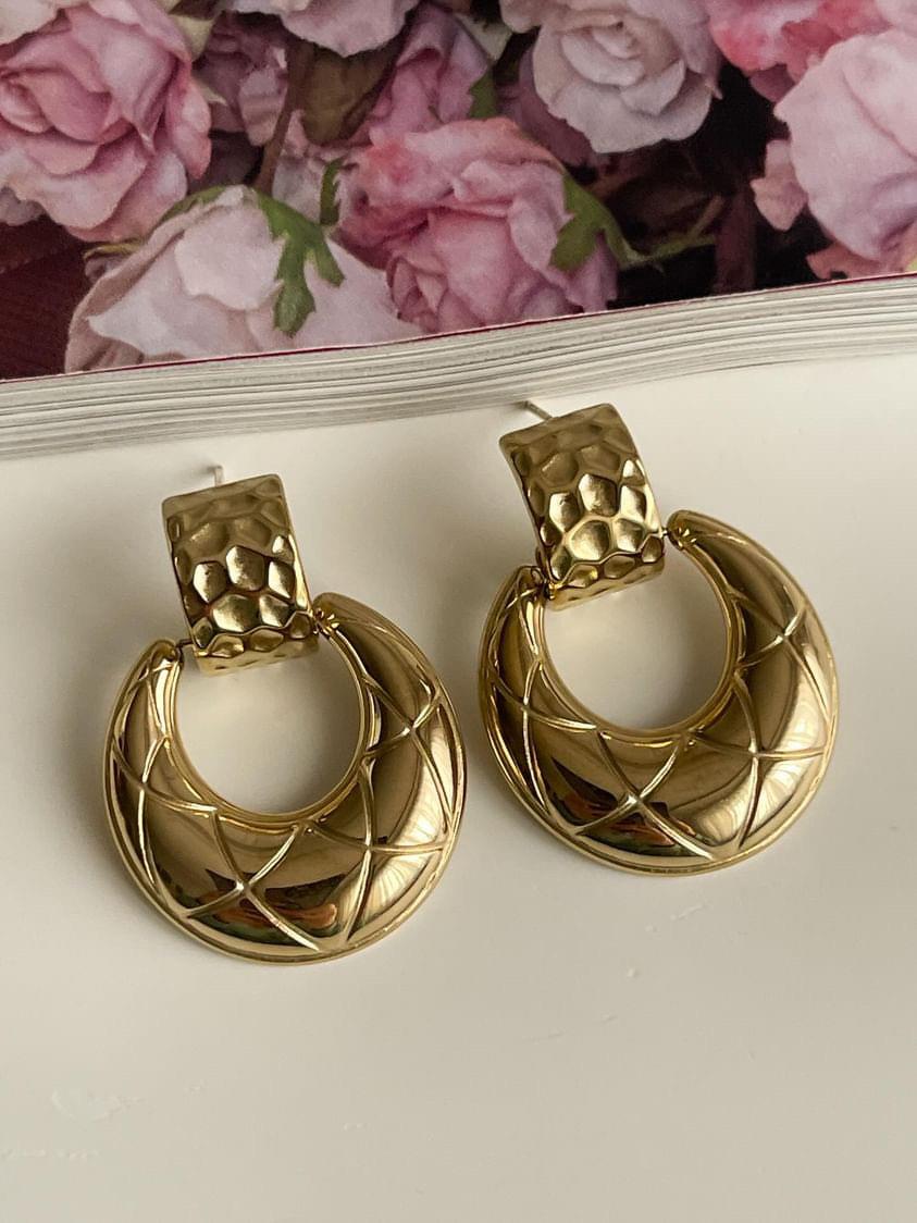Çelik Gold Vintage Desenli Küpe (3.5 Cm)