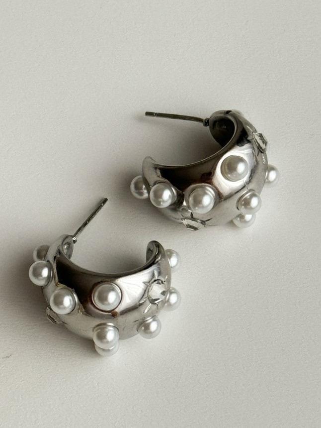 Çelik Gümüş Renk İncili Küpe (2 Cm)