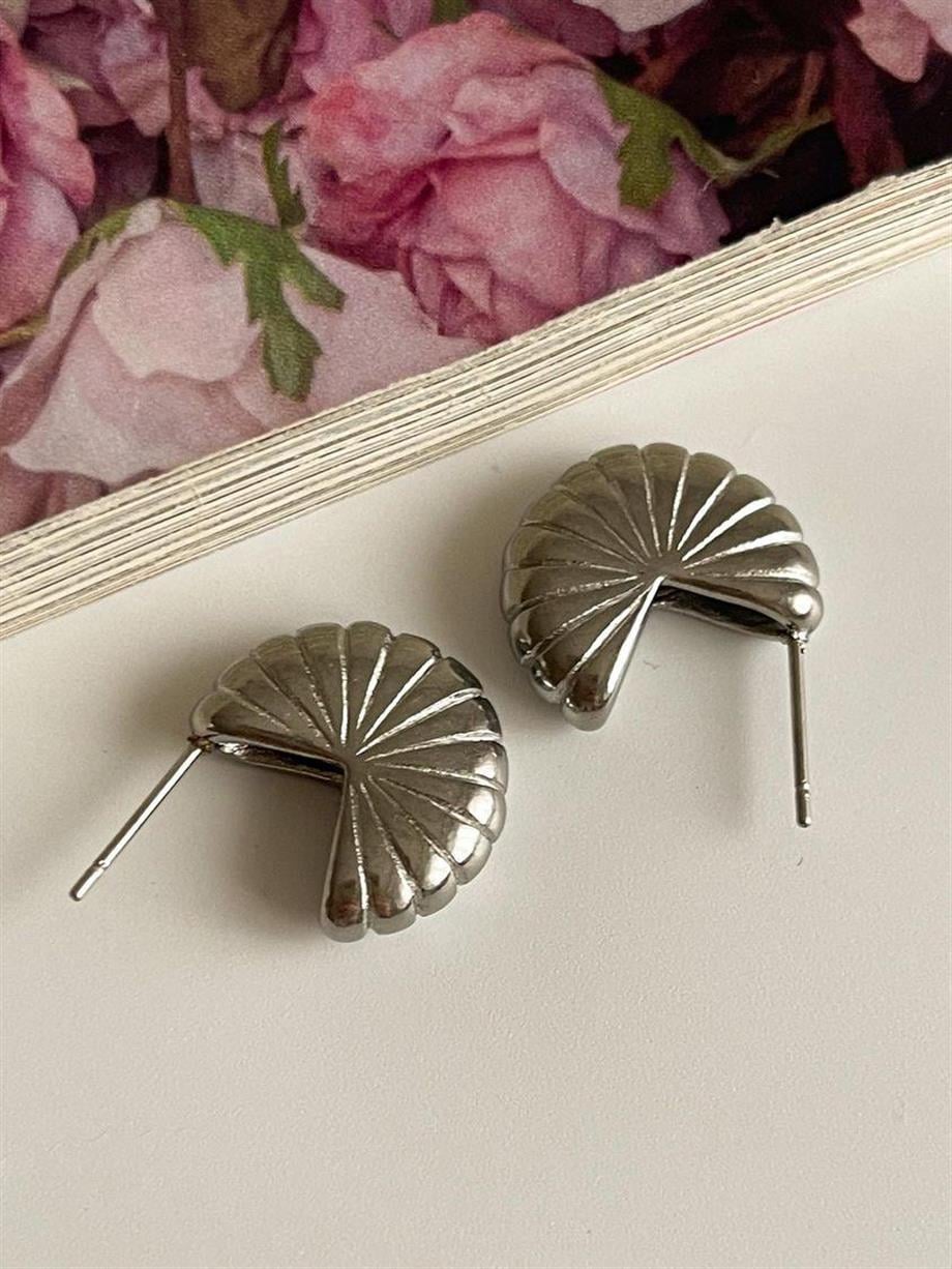 Çelik Gümüş Renk Mini Midye Küpe (1.60 Cm)