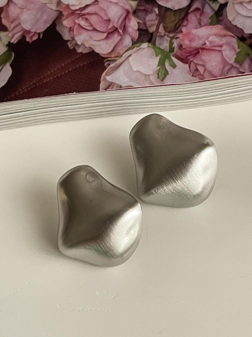 Çelik Gümüş Renk Şekilsiz Vintage Küpe (2.5 Cm)