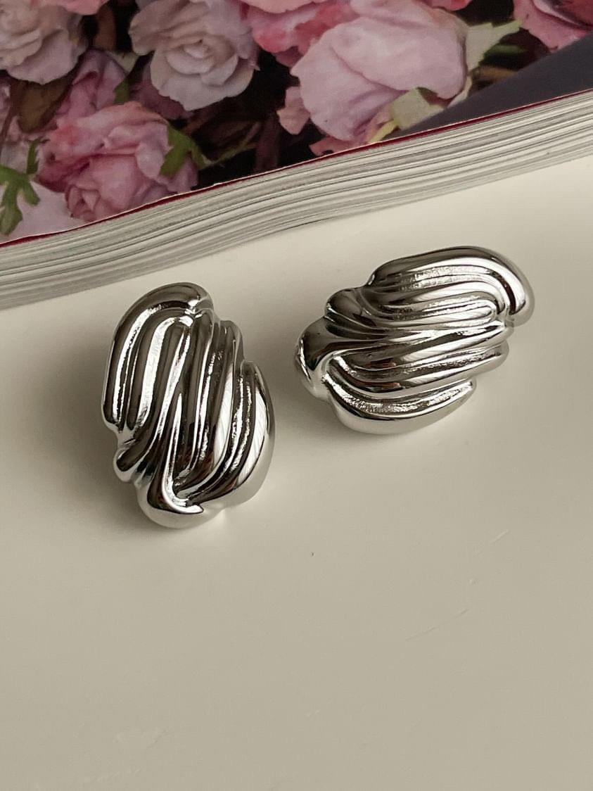 Çelik Gümüş Renk Vintage Küpe (3 Cm)