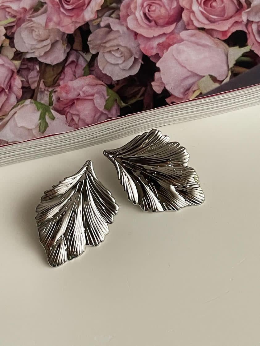 Çelik Gümüş Renk Vintage Yaprak Küpe (3.20 Cm)