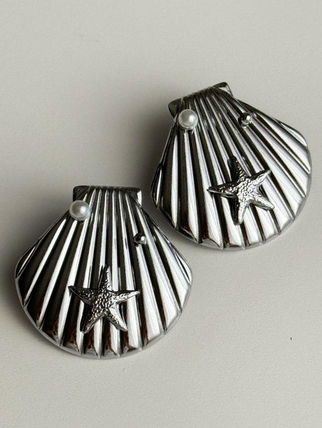 Çelik Gümüş Renk Yıldızlı İncili İstiridye Küpe (3.20 Cm)