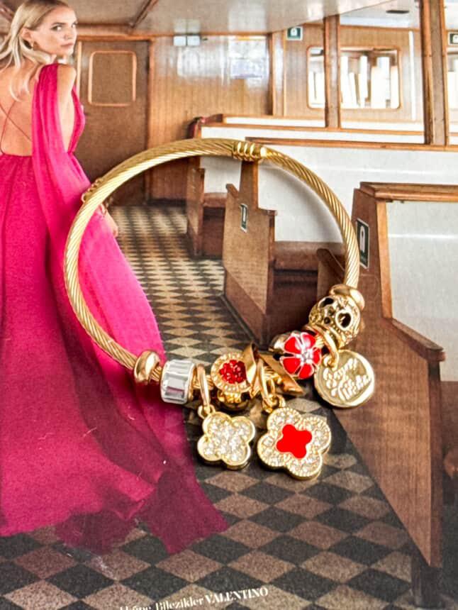 Gold Pandora Kırmızı Çiçekli Kelepçe Bileklik 