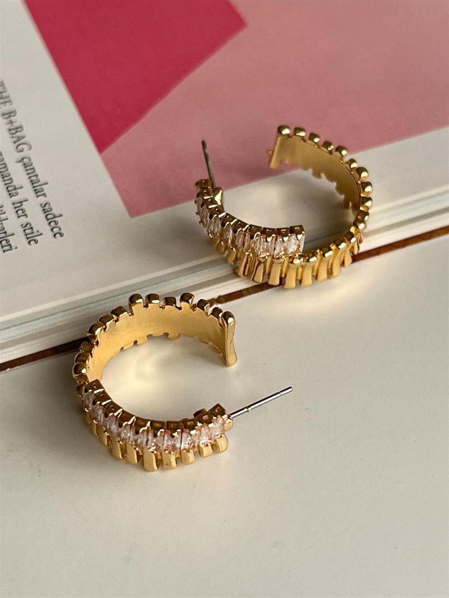 Gold Vintage Baget Taşlı Küpe (2.5 Cm)