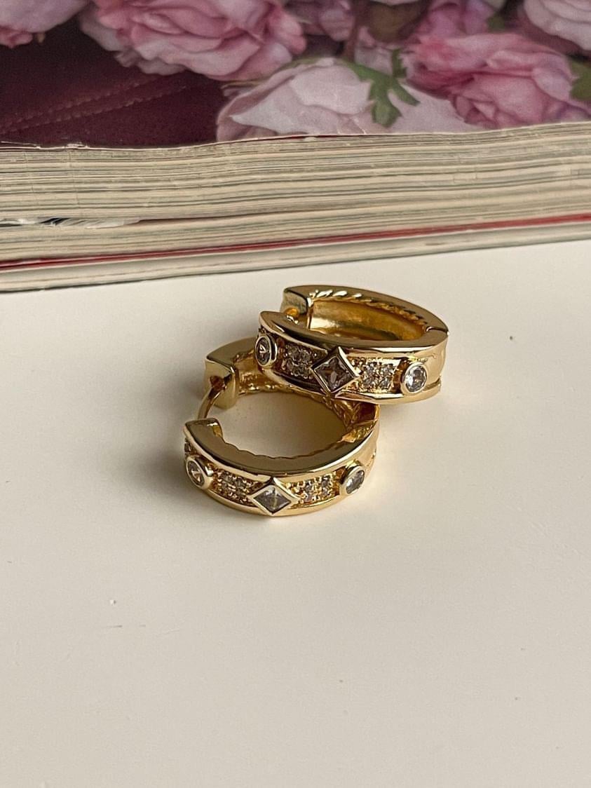 Özel Kaplama Gold Baget Taşlı Luna Küpe (1.5 Cm)