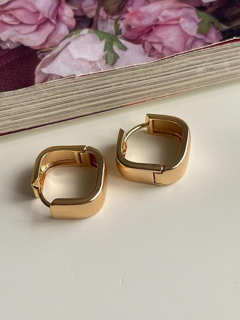 Özel Kaplama Gold Kare Basic Küpe  (1.5 Cm)