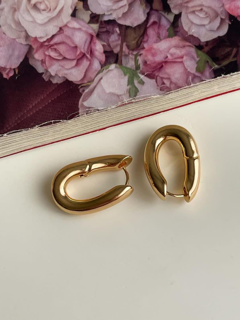 Özel Kaplama Gold Renk Kıvrımlı Oval Küpe (2.40 Cm)