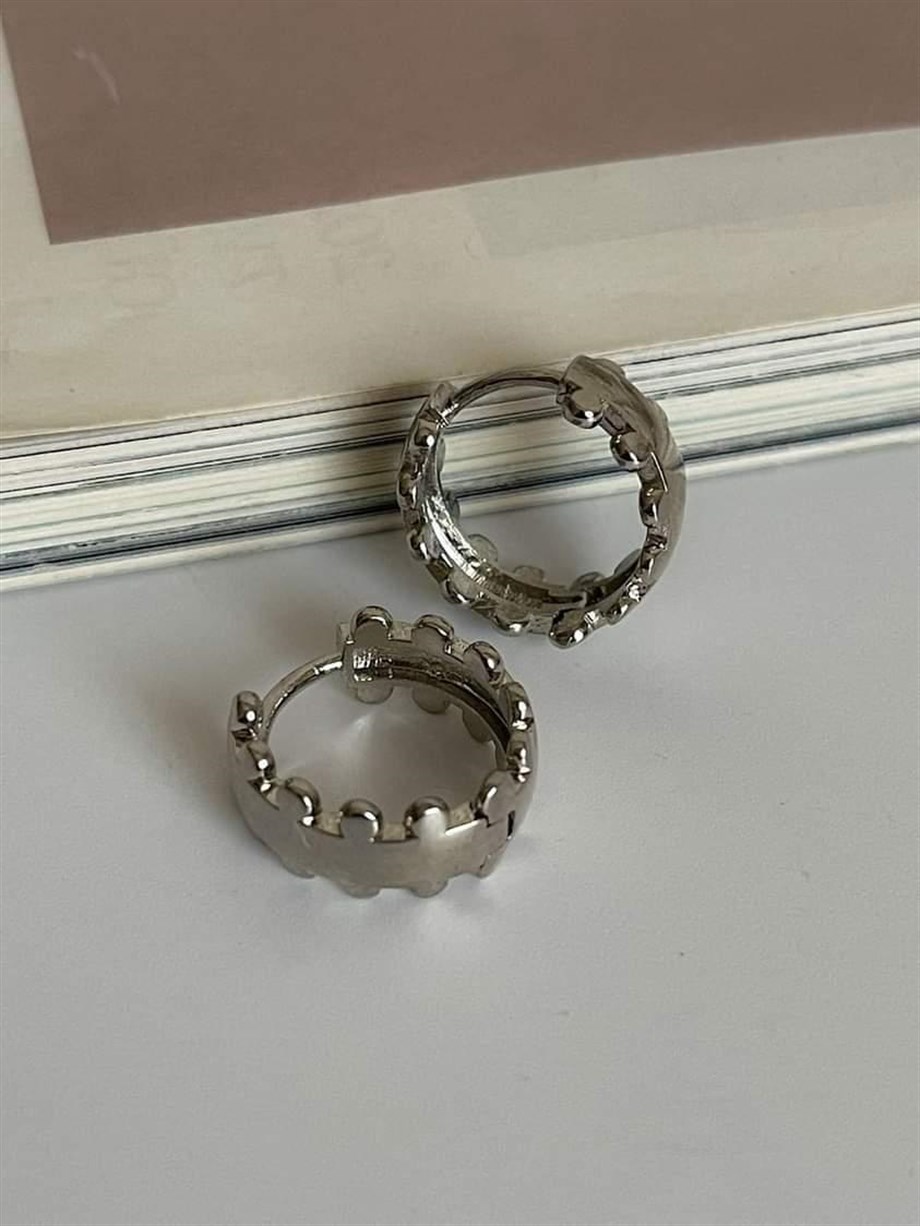 Özel Kaplama Gümüş Renk Kenarları Pırpırlı Halka Küpe (1.60 Cm)