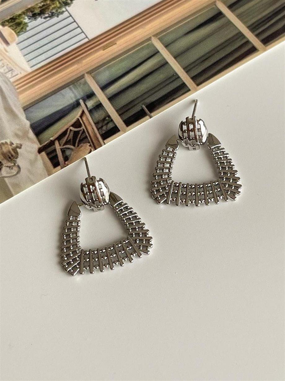 Özel Kaplama Gümüş Renk Vintage Küpe (2.5 Cm)