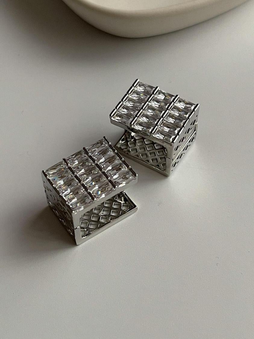 Özel Kaplama Vip Gümüş Renk Kare Küpe (1 Cm)