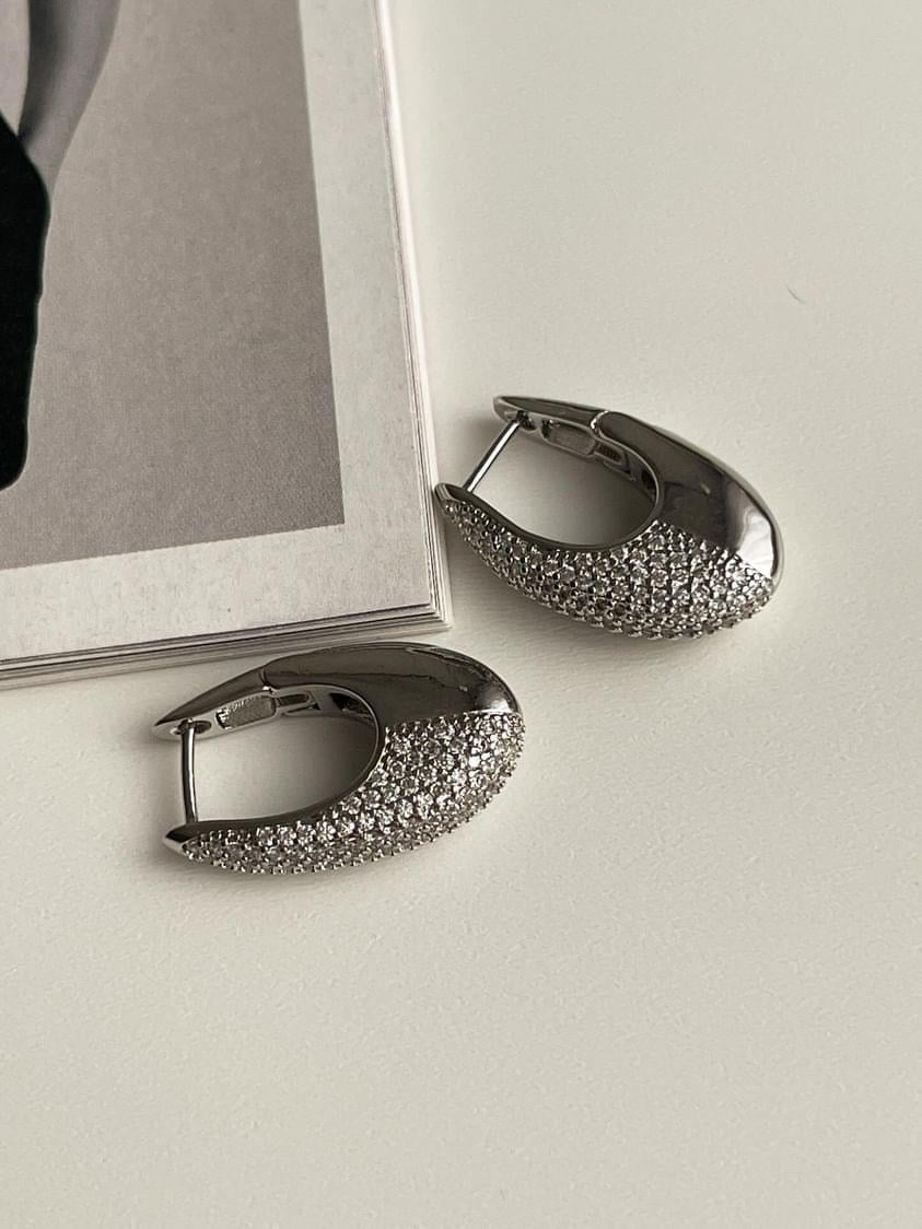 Özel Seri Gümüş Renk Zirkon Taşlı Vip Küpe (2.40 Cm)