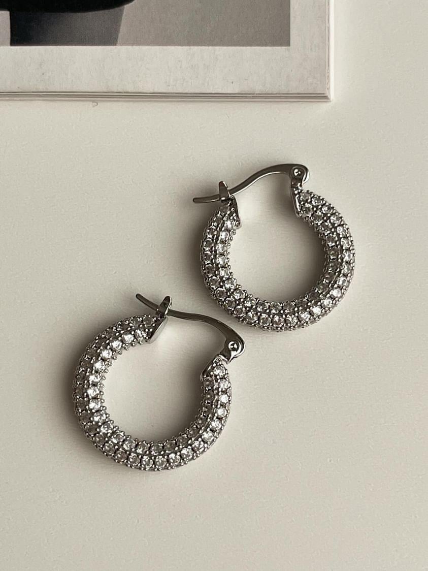 Özel Seri Gümüş Renk Zirkon Taşlı Vip Küpe (2.20 Cm)