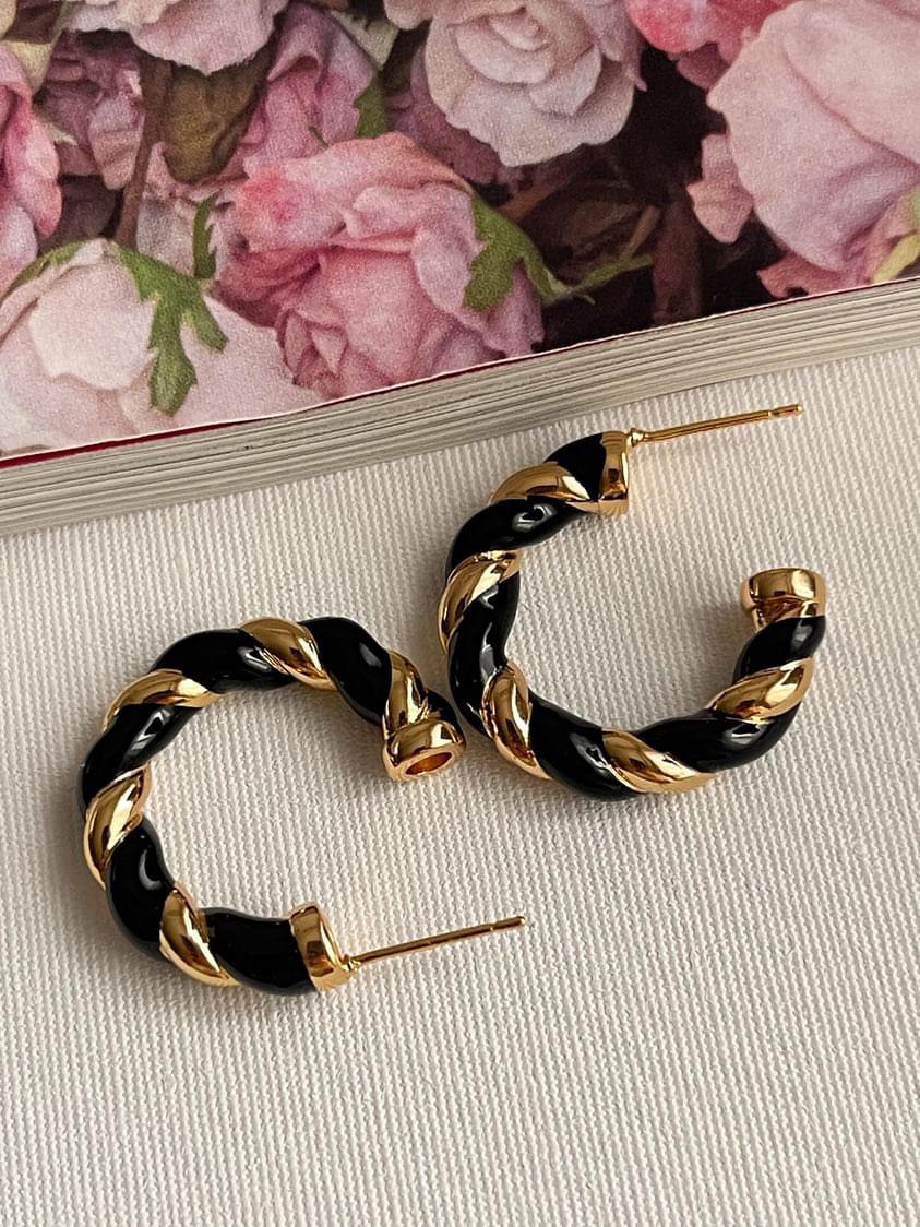 Siyah Mineli Burgu Summer Küpe (2.5 Cm)