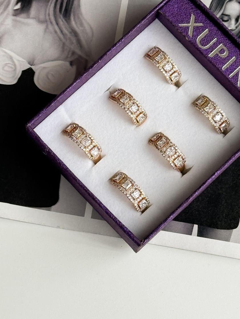 Xuping Gold Baget Taşlı Numaralı Yüzük (19 Numara)