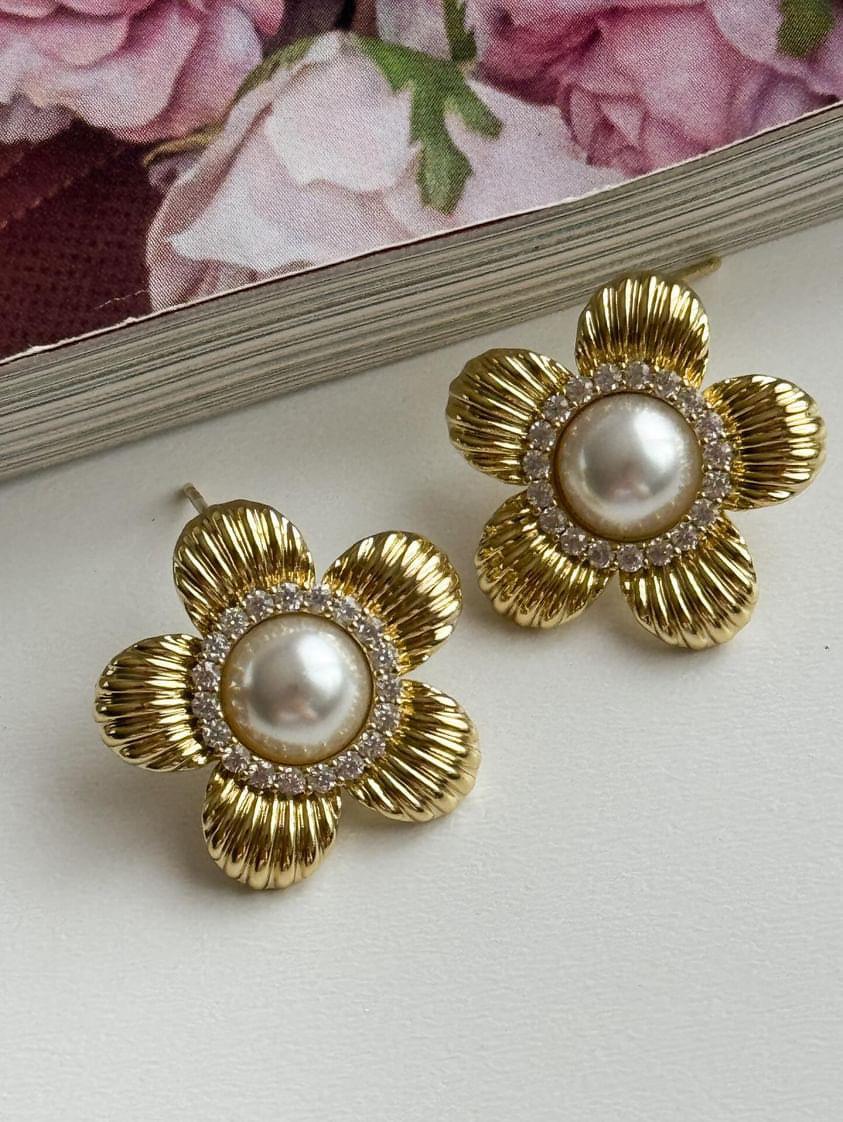 Xuping Gold İncili Vintage Çiçek Küpe (1.80 Cm)