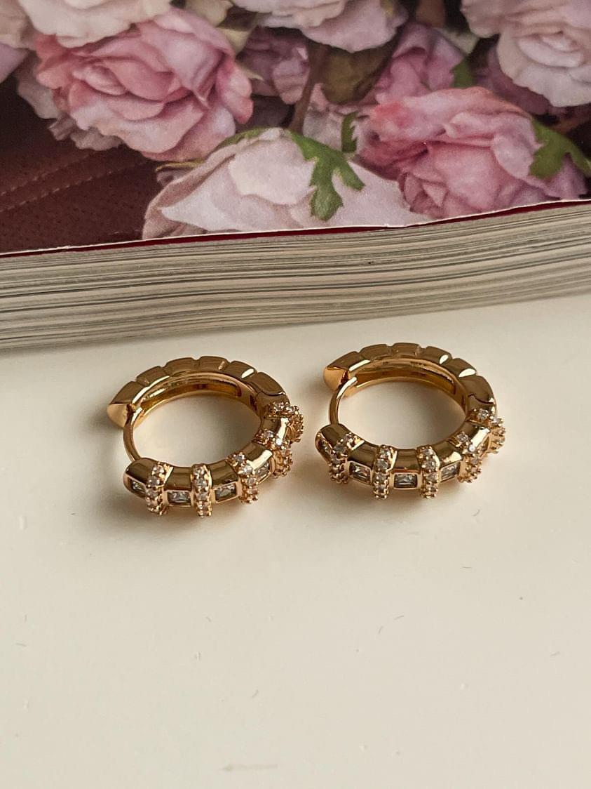 Xuping Gold Zirkon Taşlı Luna Küpe (1.5 Cm)