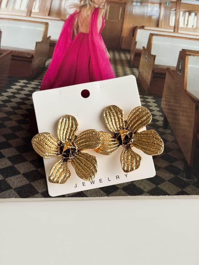 Zr Model Siyah Detaylı Çiçek Küpe (4.20 Cm)