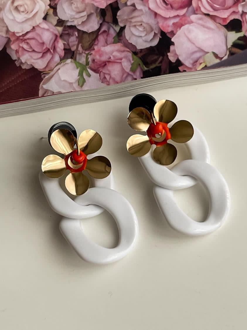 Beyaz Turuncu Boncuklu Çiçekli Summer Küpe (6 Cm)