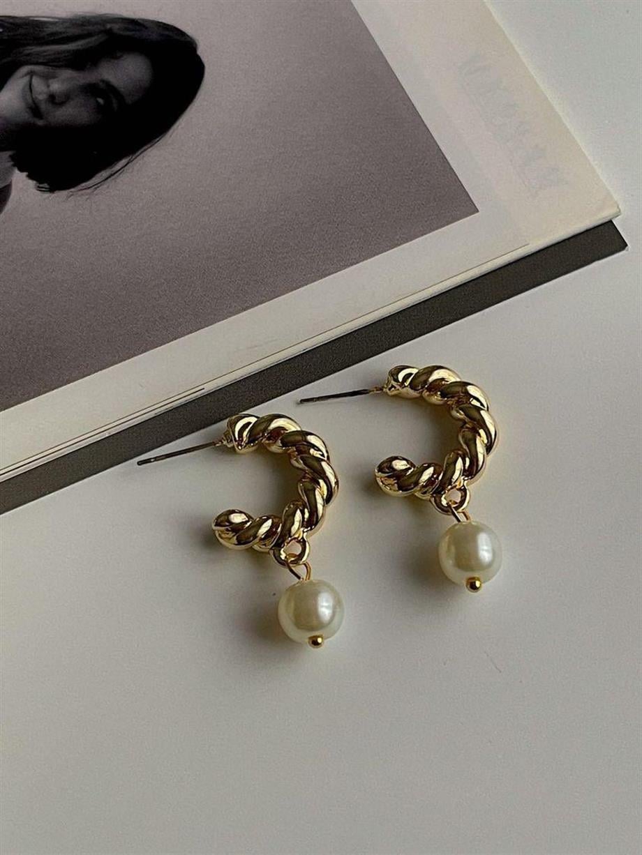 Burgu İncili Küpe (3 Cm)