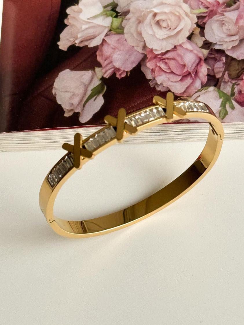Çelik Gold Baget Taşlı Kelepçe Bileklik 