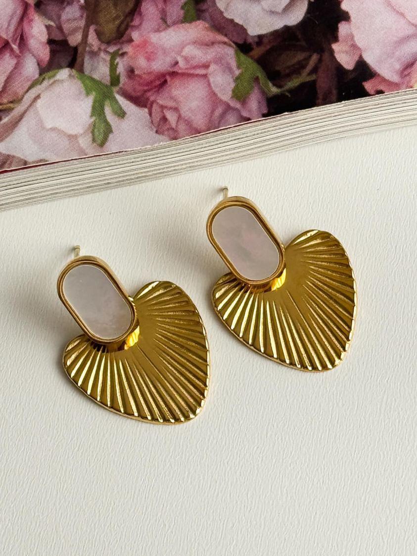 Çelik Gold Beyaz Sedefli Vintage Küpe (3 Cm)