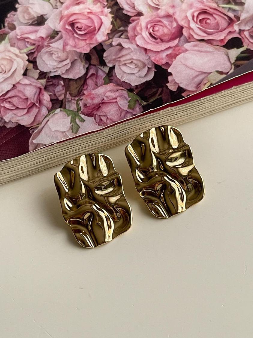 Çelik Gold Desenli Vintage Plaka Küpe (3 Cm)