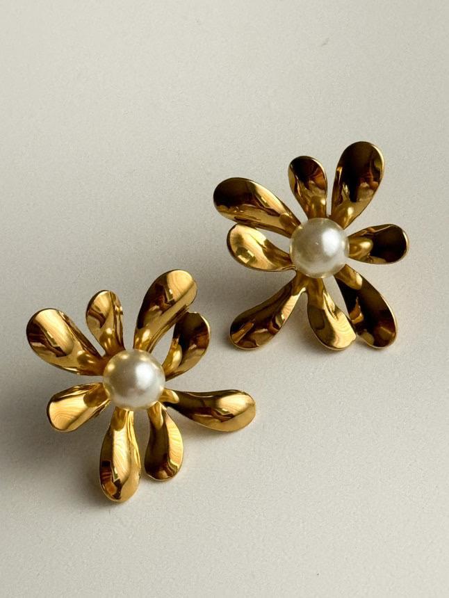 Çelik Gold İncili Çiçek Küpe (3 Cm)