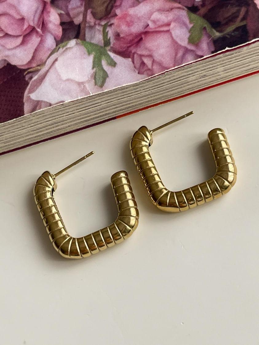 Çelik Gold Kare Midye Küpe (2 Cm)