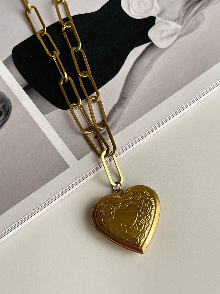 Çelik Gold Renk İçi Açılan Yazı Yazılan Kalp Uzun Kolye (62 Cm)