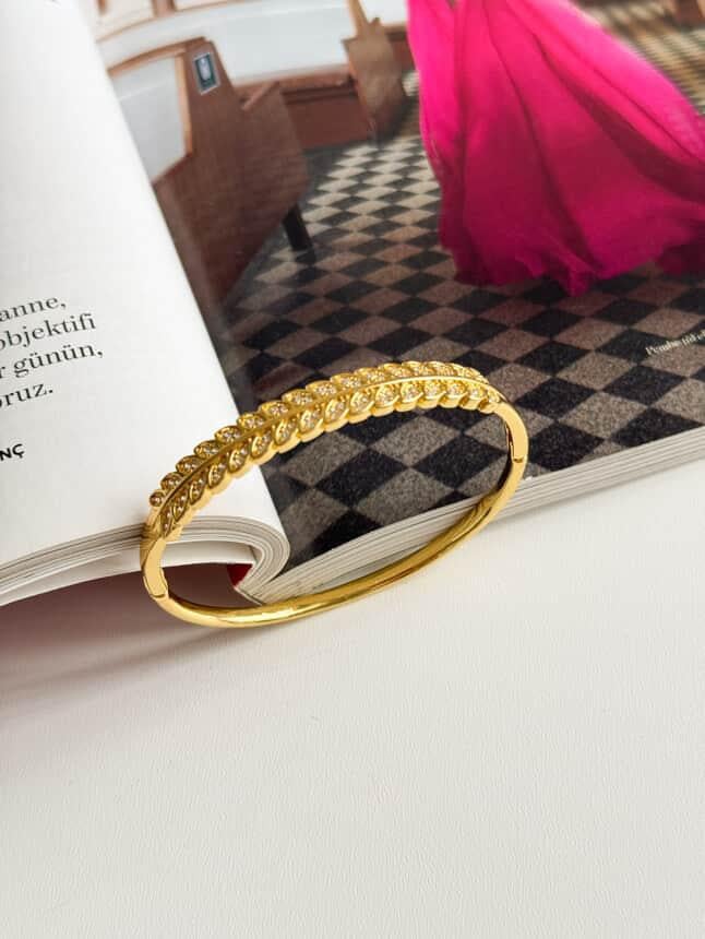 Çelik Gold Renk Yaprak Model Kelepçe Bileklik