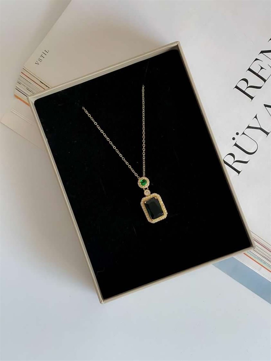 Çelik Gold Renk Yeşil Kare Taşlı Minimal Kolye (45 Cm)
