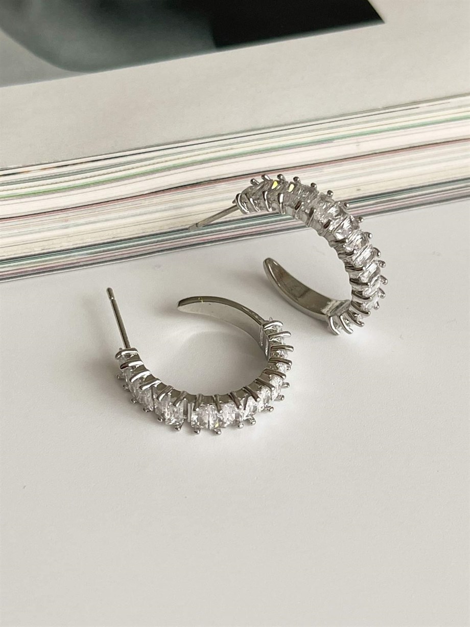 Çelik Gümüş Renk Baget Taşlı Halka Lena Küpe (2 Cm)