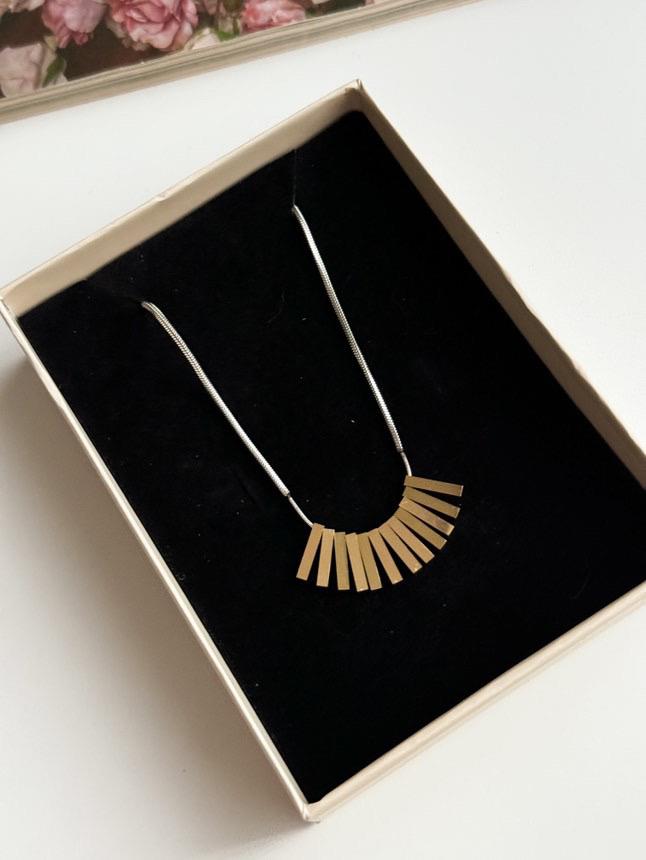 Çelik Gümüş Renk Gold Çubuk Uçlu Kolye (48 Cm)
