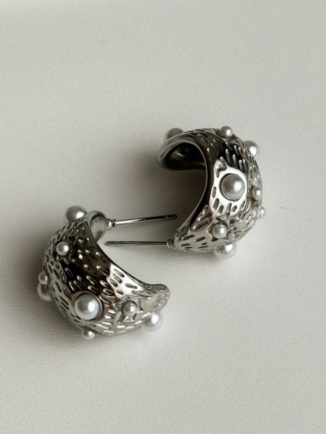 Çelik Gümüş Renk İncili Küpe (2 Cm)