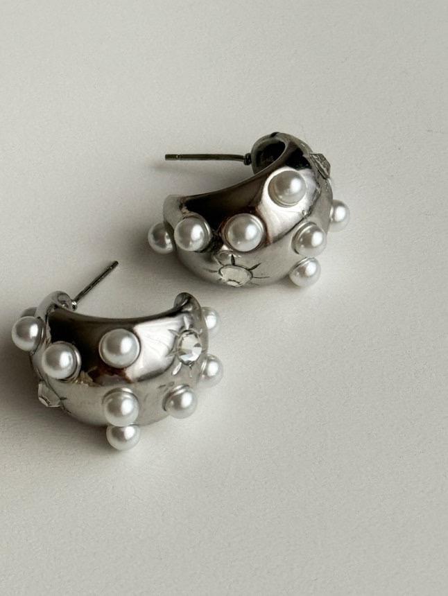 Çelik Gümüş Renk İncili Küpe (2 Cm)